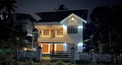 Charming 2-bedroom house with AC in Kochi