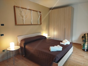 Room, Balcony, Mountain View | Desk, laptop workspace - B&B Bosco Ralle  (Satriano di Lucania)