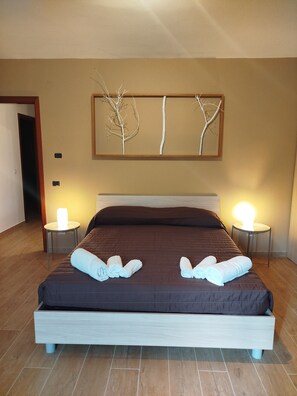 Room, Balcony, Mountain View