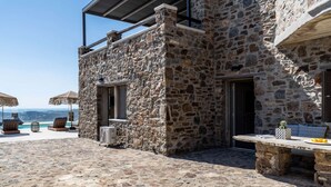 Outdoor dining - Makani 1.Junior Suite with Terrace (Mykonos)