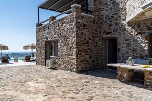 Outdoor dining - Makani 1.Junior Suite with Terrace (Mykonos)