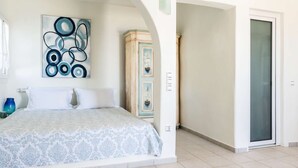 Unclassified image, 4 of 8, button - Makani 3.Junior Suite with Pool View (Mykonos)