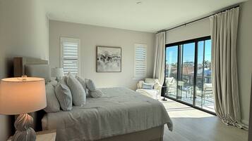 4 habitaciones, escritorio, tabla de planchar con plancha y wifi gratis