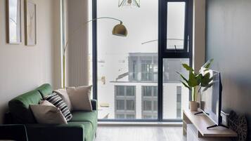 Smart TV, video games