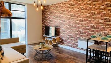 Smart TV, video games