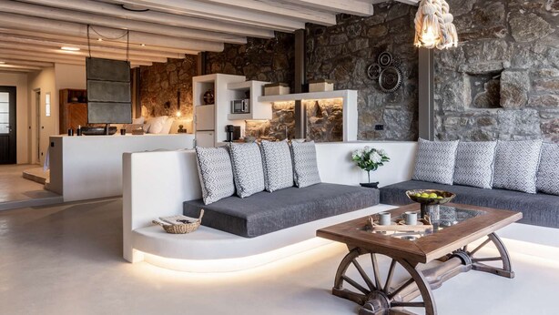 TV - Makani 7.Deluxe Suite with Terrace and Hot Tub (Mykonos)