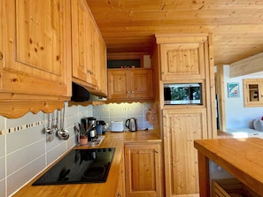 Fridge, microwave, dishwasher, coffee/tea maker