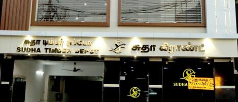 Fachada de la propiedad