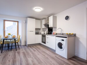 Mikroaaltouuni, uuni, astianpesukone