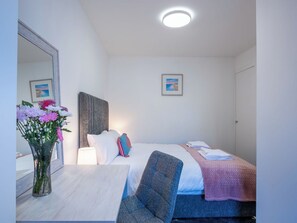 1 bedroom, travel crib, WiFi (free)