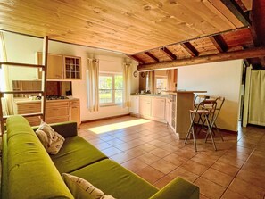 Living area - Beautiful apartment for 3 guests with WIFI, balcony, pets allowed and panoramic view (Prata Camportaccio)