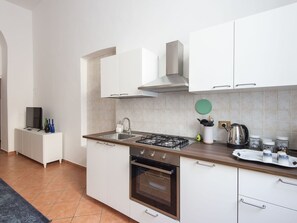 Oven, dishwasher