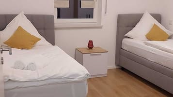 2 makuuhuonetta, silitysrauta/-lauta, Wi-Fi, vuodevaatteet
