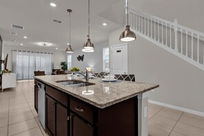 Interior - Amazing 7 Bedroom Villa /Pool/Spa/ Disney Fireworks View/Close to Clubhouse (Davenport)