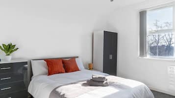 2 quartos, ferros/tábuas de passar roupa, Wi-Fi de cortesia