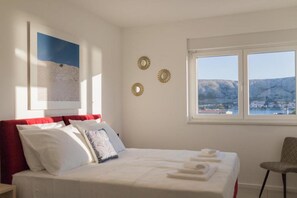 3 bedrooms, in-room safe, iron/ironing board, free WiFi