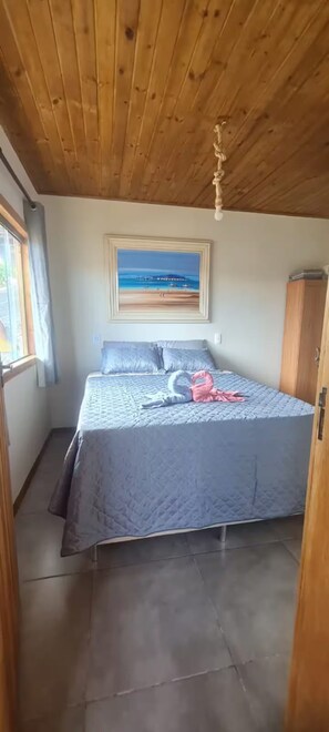 1 غرفة نوم ومكواة/لوح كي وواي فاي وملاءات أسرّة