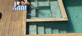 Flat equipped with swimming pool