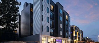 The Frankford: 2BR Philly Escape