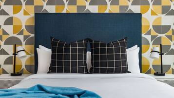 2 bedrooms, desk, iron/ironing board, WiFi