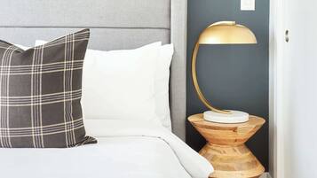 2 slaapkamers, een bureau, een strijkplank/strijkijzer, wifi