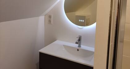 Fully renovated 70mÂČ house 5 minutes from the beach and port