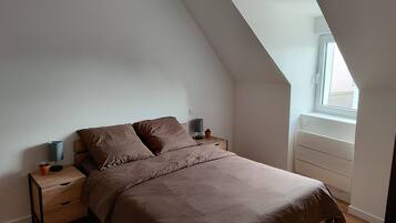 2 bedrooms, WiFi, bed sheets