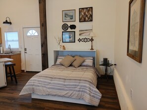 1 bedroom, WiFi, bed sheets - Charming historic barn in New Market with WiFi and AC (New Market)