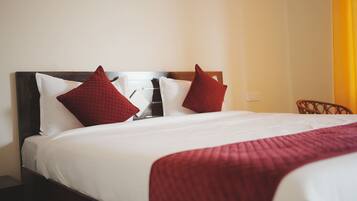 Superior-dobbeltværelse | Skrivebord, sengetøj