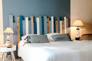 1 soveværelse, strygejern/strygebræt