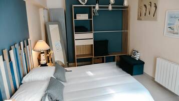 1 chambre, fer et planche Ă repasser