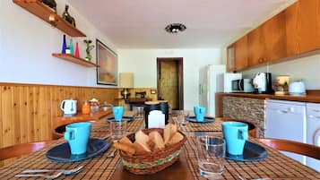 Exclusive Villa, Sea View | Private kitchen | Espresso maker, electric kettle, toaster