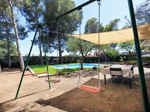 Property grounds - BED AND BREAKFAST: sea and mountain. Ideal for families with a pool (Almoster)