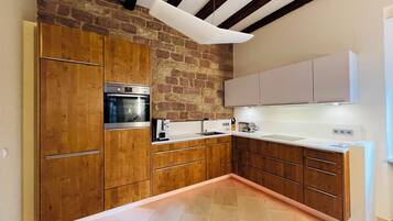 Kühlschrank, Ofen, Herdplatte, Geschirrspüler