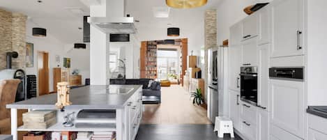 Premium Apartment, 5 Bedrooms, Terrace, City View