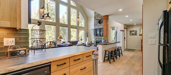 Deck, Hot Tub & Fire Pit: Mtn-view Packwood Cabin