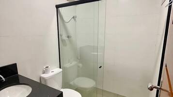 Comfort Double Room Single Use | Bathroom | Shower, towels, soap, toilet paper
