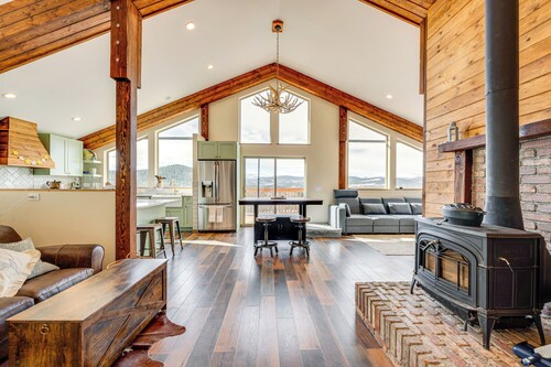 3 Mi to Casinos: Cabin w/ Stables in Black Hawk!