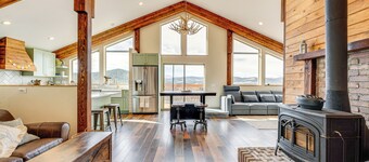 3 Mi to Casinos: Cabin w/ Stables in Black Hawk!