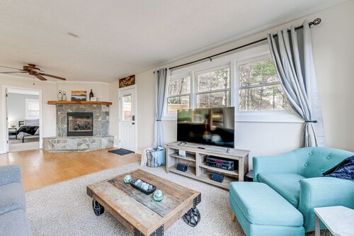 Fire Pit & Mountain Views: Waynesville Retreat!