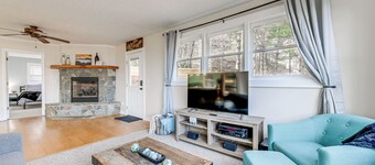 Fire Pit & Mountain Views: Waynesville Retreat!