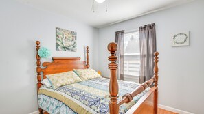 Interior - 9 Mi to Downtown: Sanford Home w/ Hot Tub (Sanford)