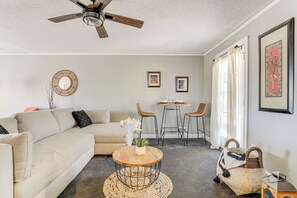 Apartment (0 Bedroom) | Interior - Georgia Farmhouse Studio w/ Hiking Trail (Lithonia)