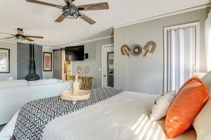 Apartment (0 Bedroom) | Interior