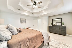 House (3 Bedrooms) | Interior - Fenced Yard: Home Near Hospitals in Edinburg! (Edinburg)