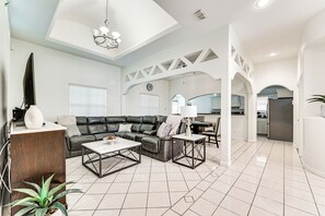House (3 Bedrooms) | Interior