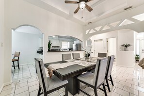 House (3 Bedrooms) | Interior