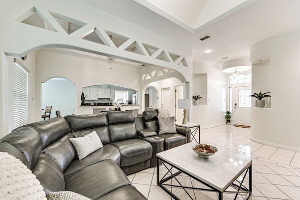 House (3 Bedrooms) | Interior - Fenced Yard: Home Near Hospitals in Edinburg! (Edinburg)