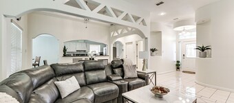 Fenced Yard: Home Near Hospitals in Edinburg!