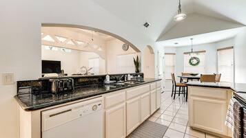 House (3 Bedrooms) | Bahagian dalam